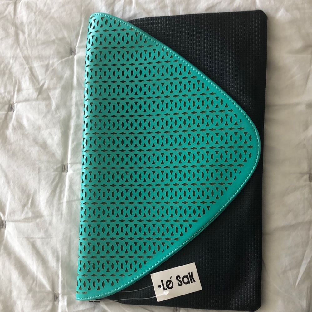 Leather clutch. Black and turquoise.